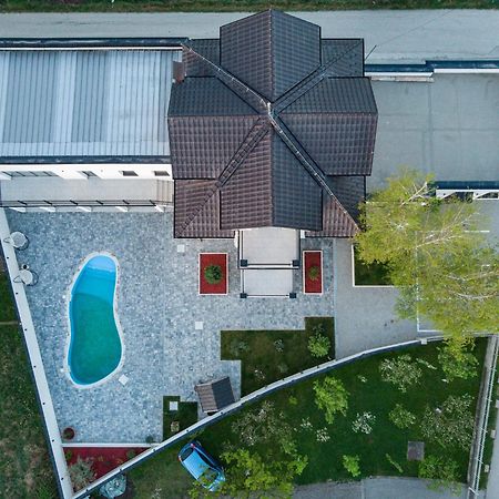 Hotel Kralj Кралево Екстериор снимка