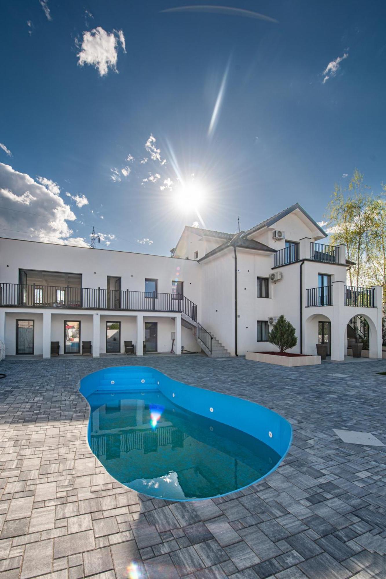 Hotel Kralj Кралево Екстериор снимка